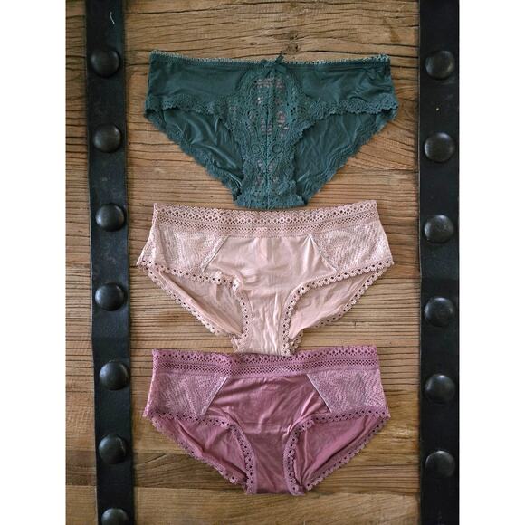 Victoria's Secret Body By Victoria Soft Satin Hip Hugger Panty sz XS New - Picture 3 of 5